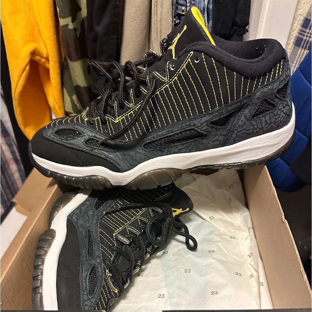 Jordan 11 IE